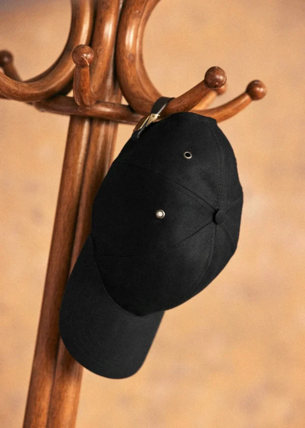 Sezane Cap Chase