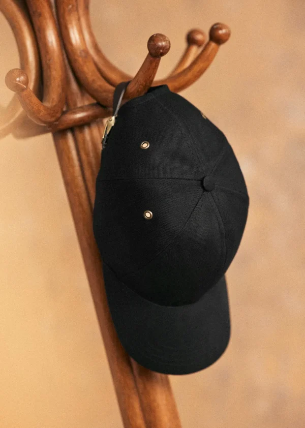 Sezane Cap Chase